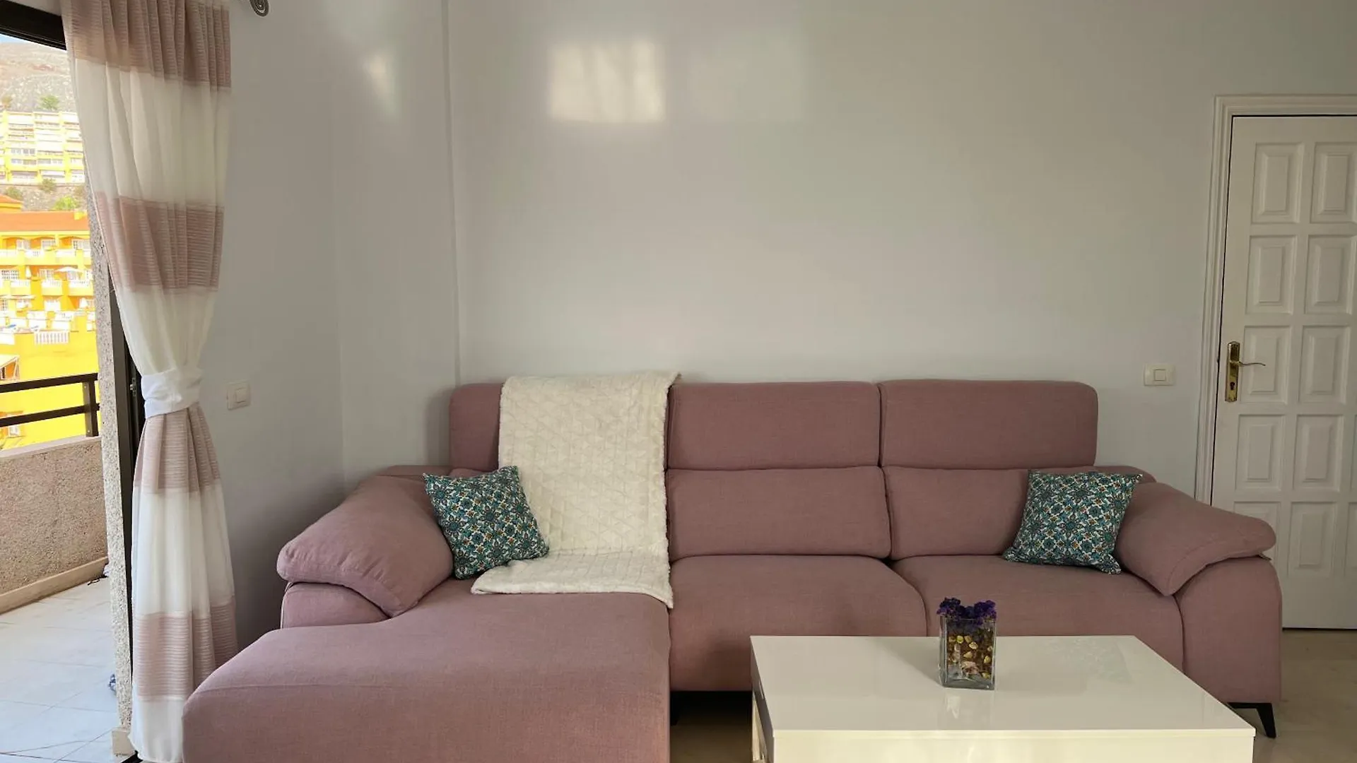 4 Bedroom 2 Bathroom Penthouse With Private Patio And Jacuzzi, Astonishing Views Of Los Gigantes Puerto de Santiago  Apartment Puerto de Santiago (Tenerife)