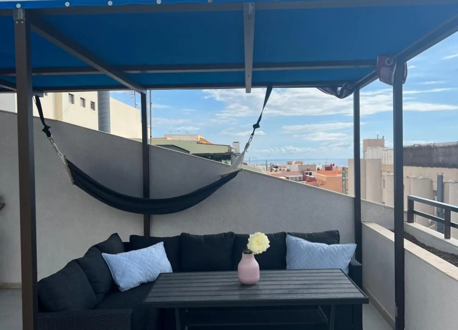 Apartment 4 Bedroom 2 Bathroom Penthouse With Private Patio And Jacuzzi, Astonishing Views Of Los Gigantes Puerto de Santiago